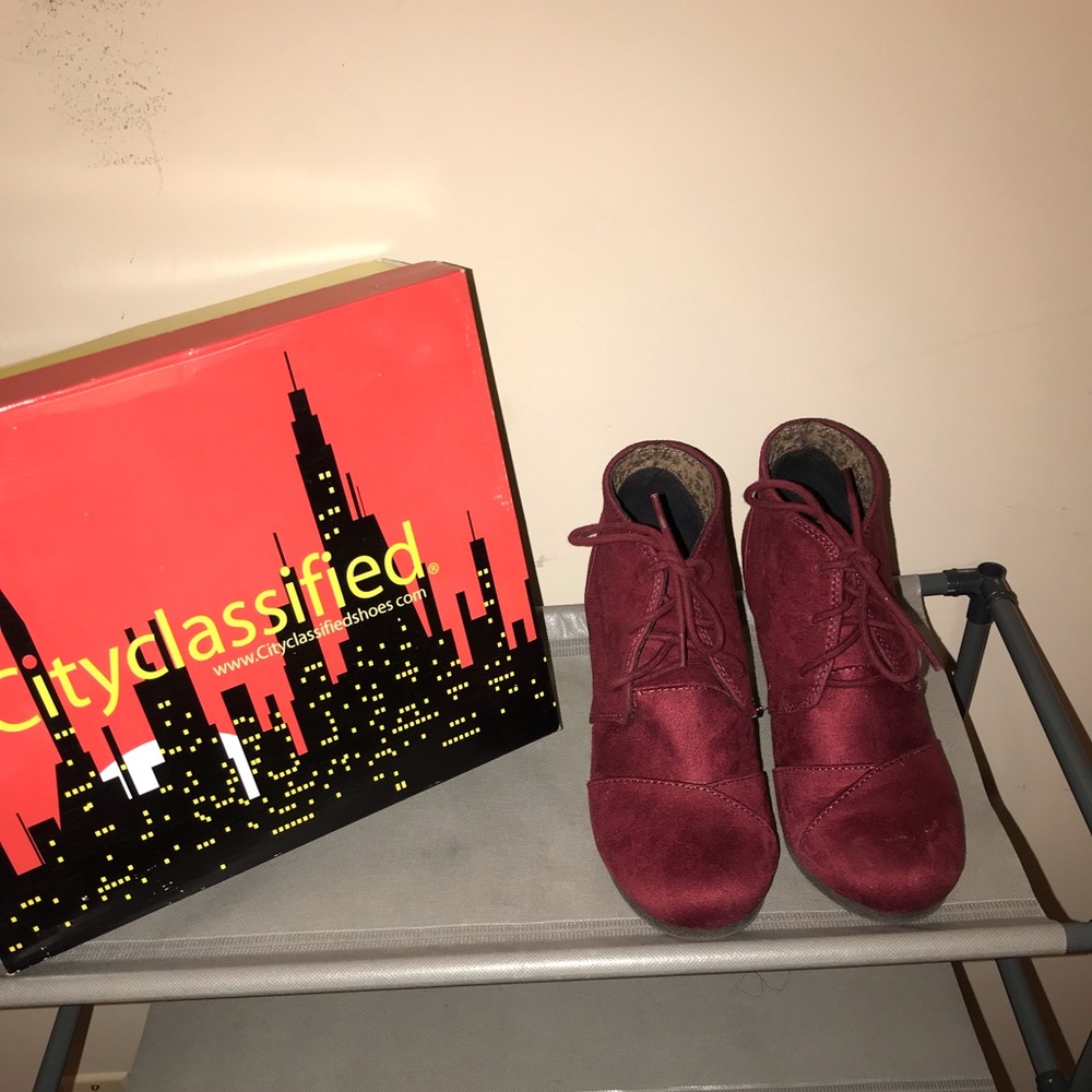 Red booties - Picture 3 of 5